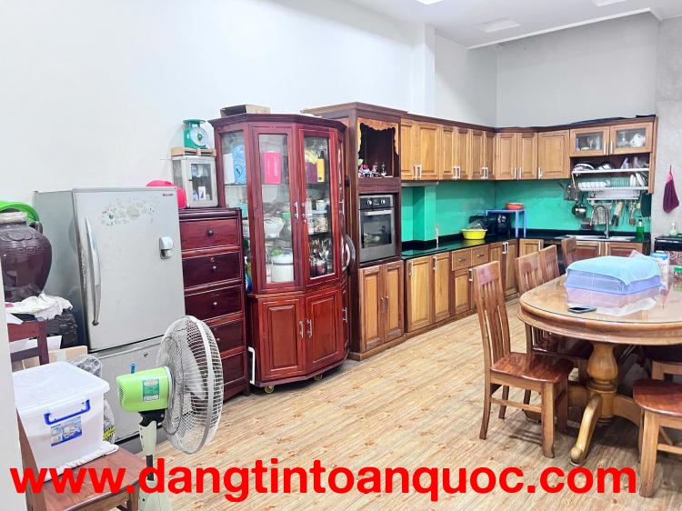 BÁN NHÀ 4 TẦNG MẶT TIỀN MẠC ĐĨNH CHI – GIÁ 15 TỶ Diện tích: 75m² Giá bán: 15tỷ ( thương lượng ) lh e
