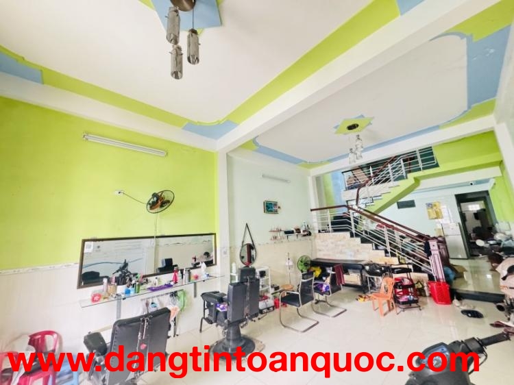 NGAY CHỢ NON NƯỚC - MẶT BẰNG KINH DOANH 2 TẦNG - DT 125m(5x 25) - CHỈ 6.X TỶ