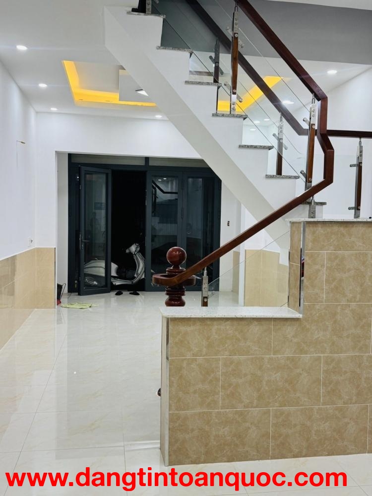 BÁN NHÀ NGUYỄN THỊ BÚP QUẬN 12 – HẺM XE HƠI – 2 TẦNG 42M2 - SỔ RIÊNG – DỌN VÀO Ở NGAY.