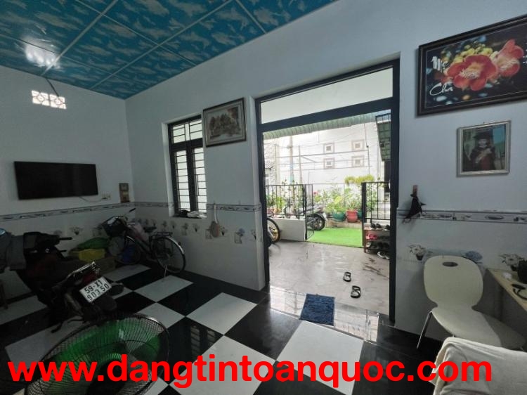 Bán nhà trong ngõ đường Đỗ Xuân Hợp, phường Phước Long B, Thủ Đức, TP HCM. DT 104m2, cấp 4.  giá 6,9