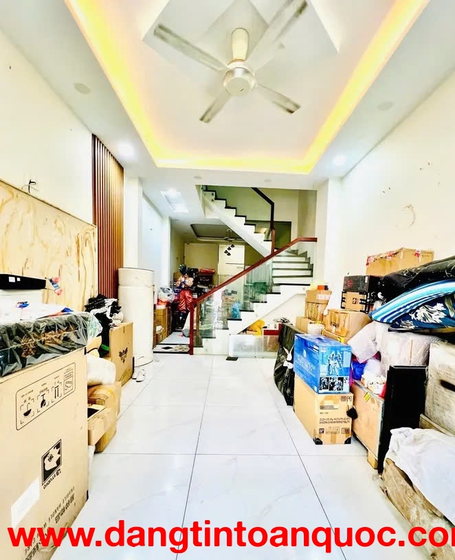 4 Tầng 63m2 có 8,2 tỏi x Quang Trung Phường 12 Gò Vấp TP. Hồ Chí Minh.