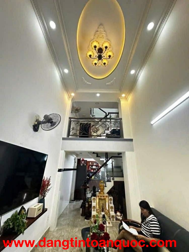 NHÀ 3 TẦNG TRUNG TÂM TÂN BÌNH HẺM 6M – CÁCH MẠNG THÁNG 8 NỠ HẬU TÀI LỘC