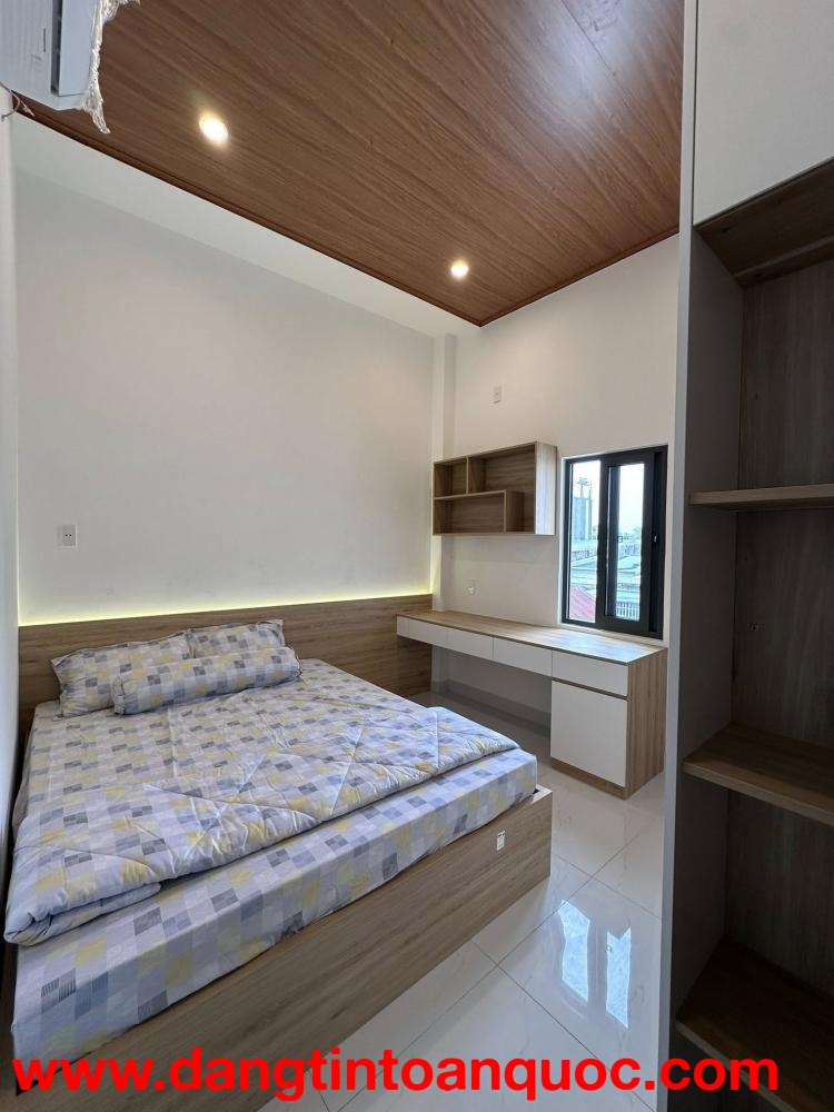 Bán nhà 2 tầng đường 7,5m Nguyễn Công Hoan - trục đường kinh doanh