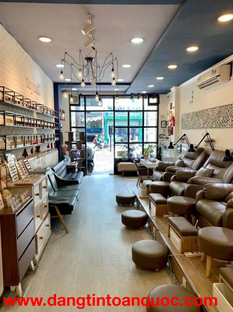 SANG NHƯỢNG GẤP SALON NAIL 2 TẦNG QUẬN 1 HOẠT ĐỘNG 10 NĂM– VÀO LÀ KINH DOANH NGAY – DÒNG TIỀN ỔN ĐỊN