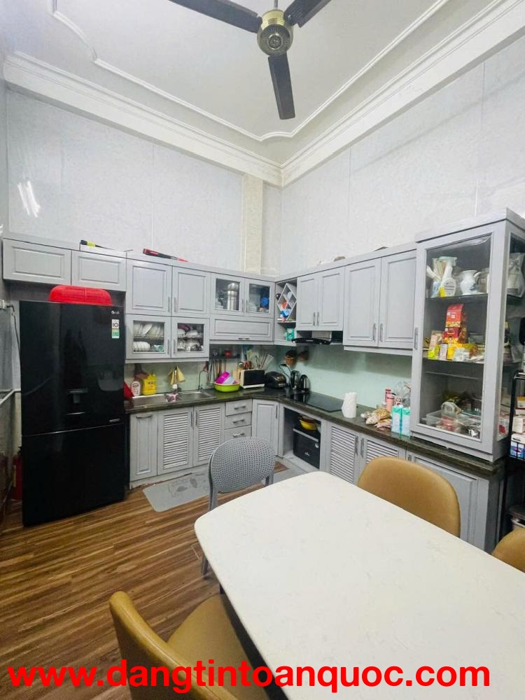 Bán nhà mặt phố phường Hàng Buồm, 40m2, 5 tầng, mặt tiền 3.5m, 36.8 tỷ, Kinh Doanh đỉnh