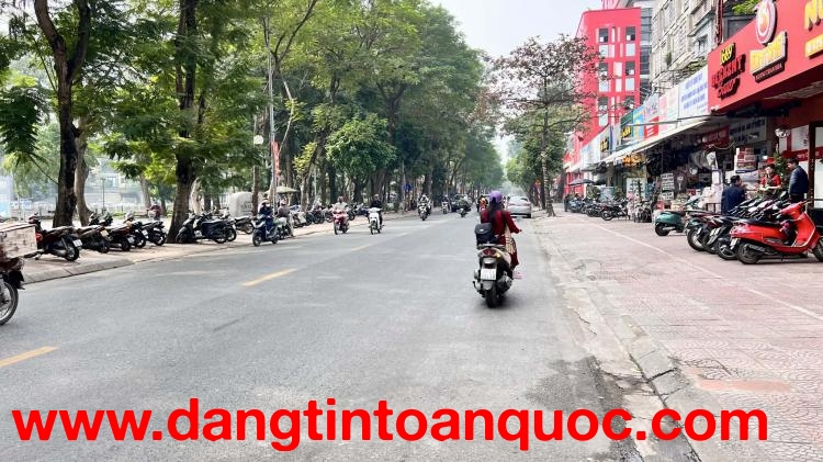 bán nhà Ngọc Lâm, 2 mặt ngõ, ôtô vào nhà, mặt tiền 8.4m, gần vườn hoa bến xe