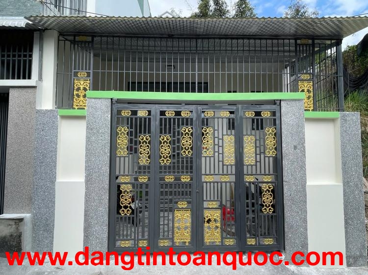 Bán nhà 2 tầng ô tô Vĩnh Hải Nha Trang, gần biển, DT 133m²