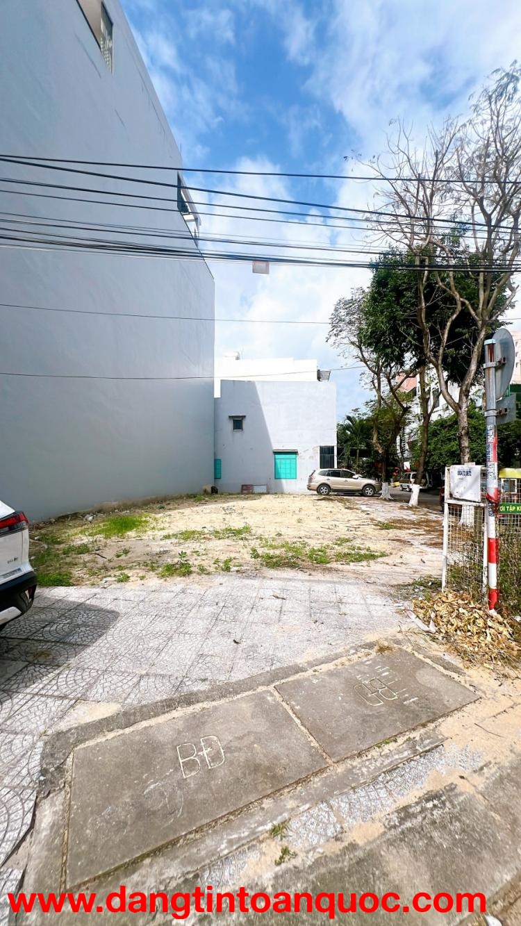 Bán lô góc 2 mặt tiền Lý Đạo Thành 162m2 ngang 8,5m giá 17,9 tỷ