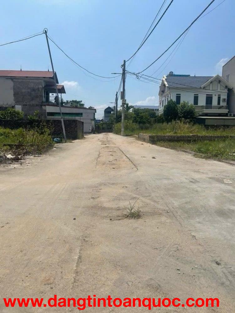 Đất đẹp thôn Ấp Tre (Tổ 9, Quang Minh), Mê Linh. Vuông vắn, MT rộng, đường thông bàn cờ