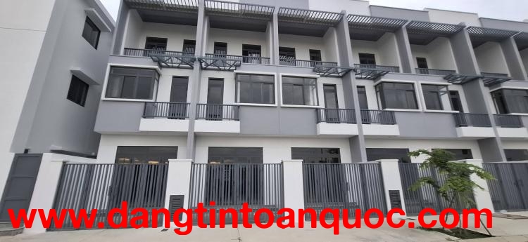 Nhà phố sổ sẵn liền kề bệnh viện quốc tế giá chỉ 2,1 tỷ