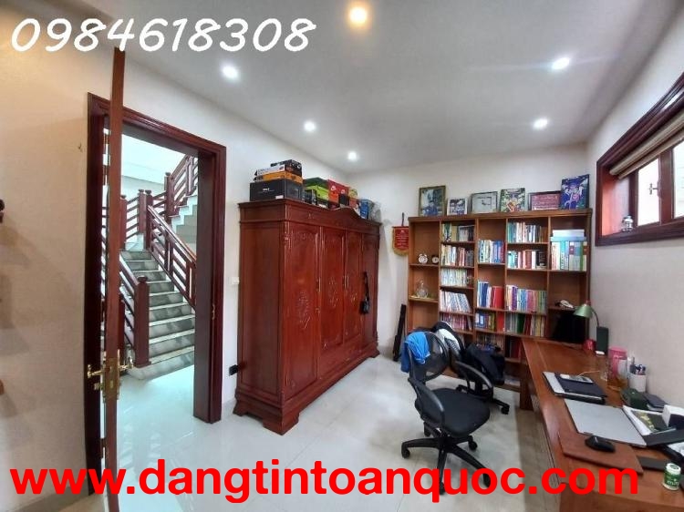 Bán biệt thự kdt Mỹ Đình I – Gần Vin Hàm Nghi – Khu toàn đại gia, sổ đỏ chuẩn