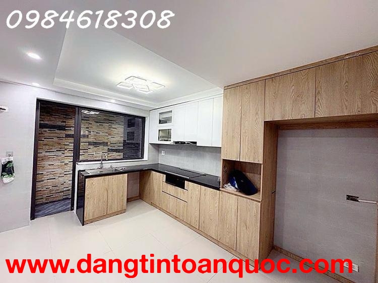 Nhà Cầu Giấy thông Quan Hoa – DT 42m², từ tầng 2 là 45m² – 5 tầng – nhà dân xây chắc chắn