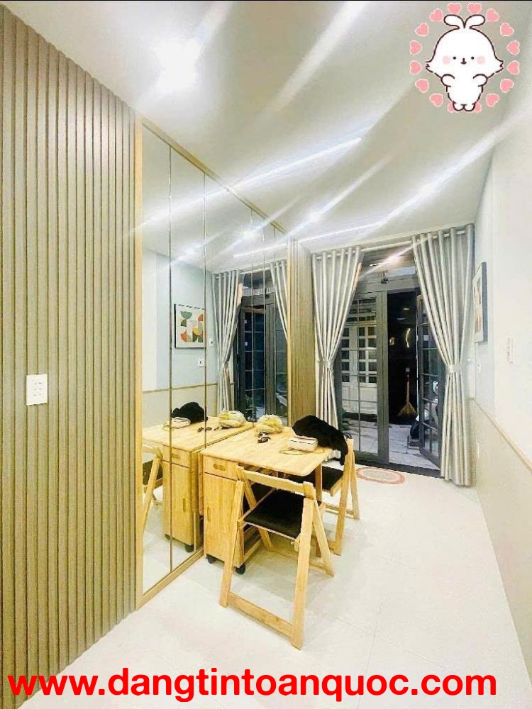Nhà 3 tầng Tân Bình, hẻm Lạc Long Quân, 18m2, 2PN, 3WC, sổ hồng, giá 2.8 tỷ - Cơ hội an cư lý tưởng