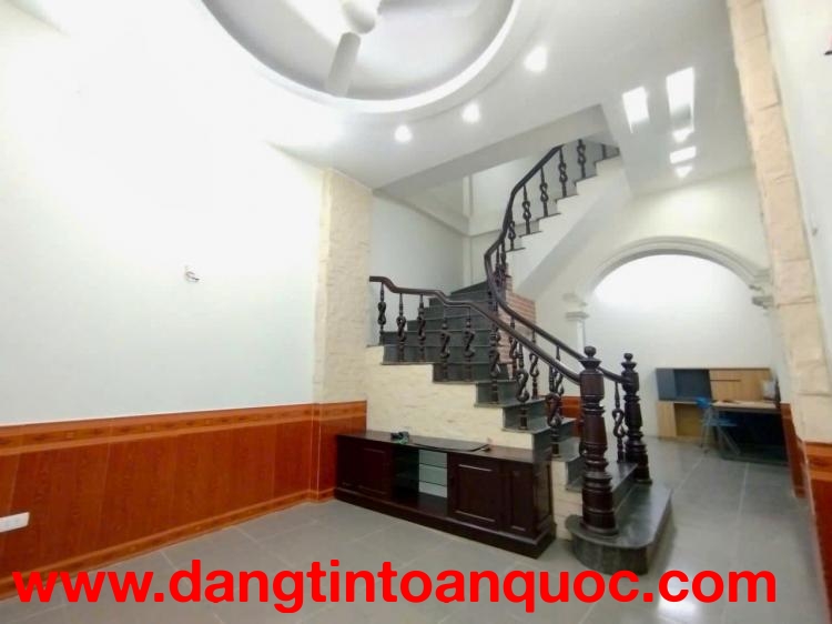 Chính chủ cho thuê nhà 4 tầng ngõ Thụy Phương, Bắc Từ Liêm, Hà Nội