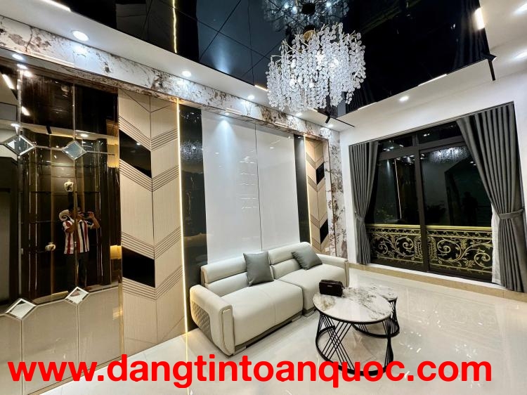 13,6 tỷ. Nhà Phân Lô cán bộ cao cấp Khương Trung. Ngõ Oto qua nhà. Diện tích 40m, 5 tầng, 6 phòng ng