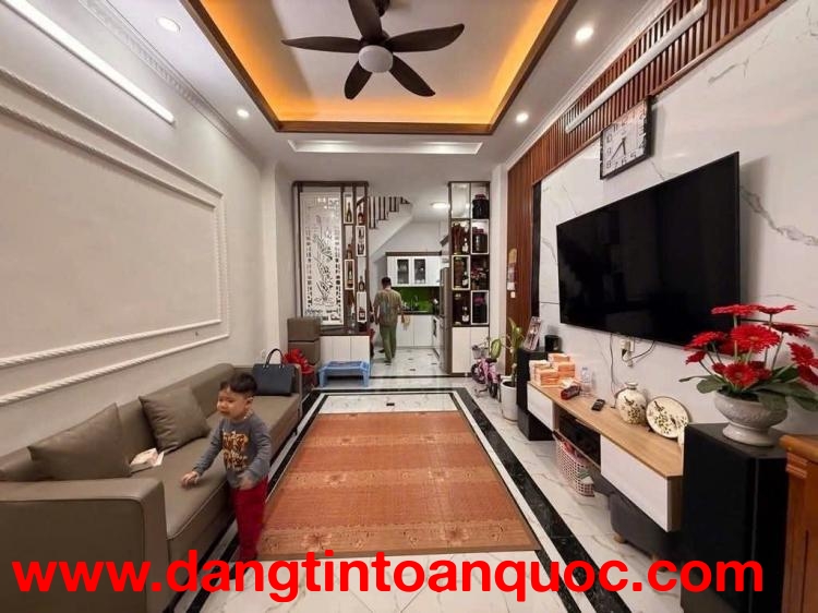 Bán nhà Phúc Lợi 30m 5 tầng Phúc Lợi chỉ hơn 5 tỷ, không thể rẻ hơn