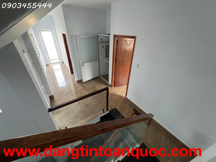 Nhà Linh Xuân Thủ Đức ngang 6.5m cực hiếm, 62m2, 3 tầng, 5.3 tỷ