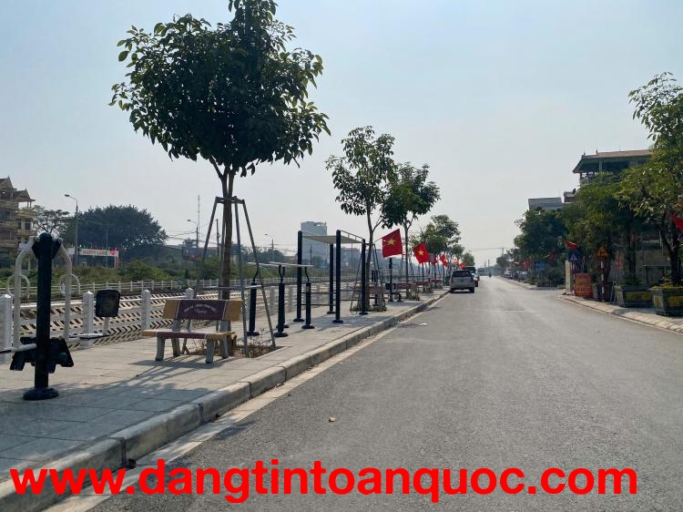 Bán đất thị trấn Đông Anh hơn 70m² giá 3x tỷ, ngõ ô tô thông, cách QL3 50m, gần chợ, KĐT Happy Land