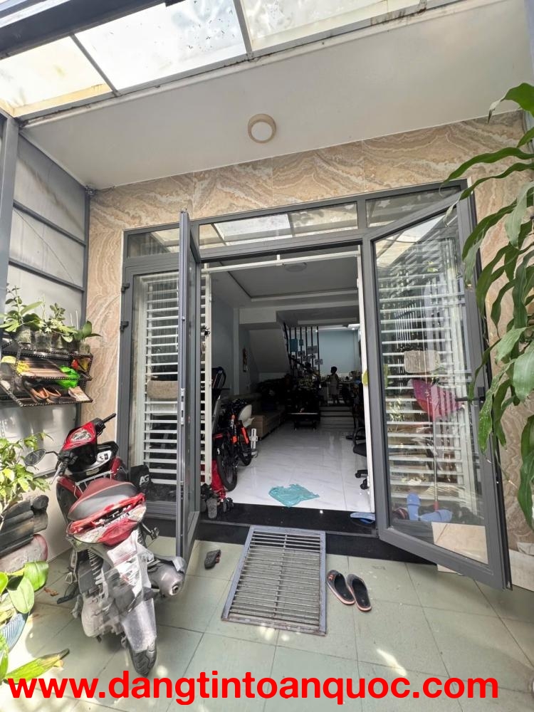 NHÀ 3 TẦNG TÂM HUYẾT DƯƠNG ĐÌNH HỘI - DÂN TRÍ CAO - SÁT KHU KHANG ĐIỀN