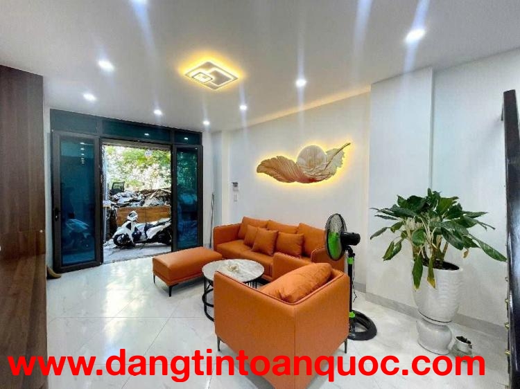 Nhà xây mới chỉ 2x, oto đỗ cửa