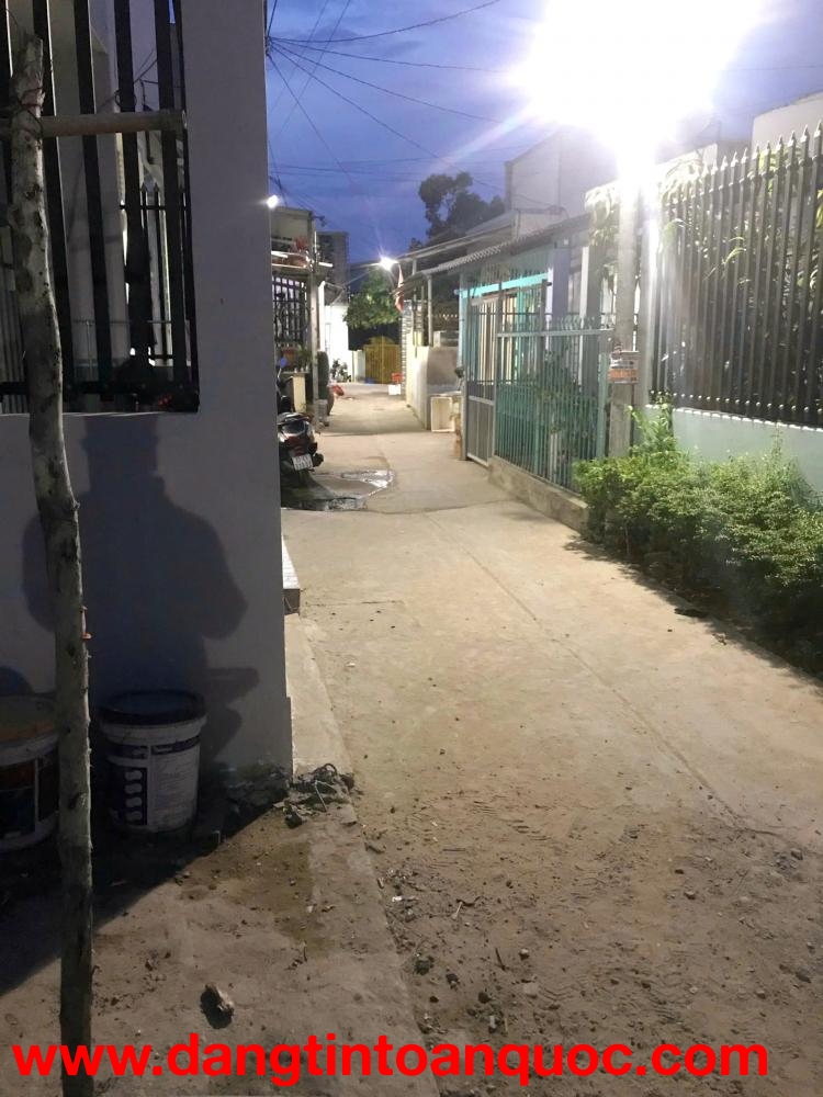 CẦN BÁN 55M2 ĐẤT THỔ CƯ HẺM BA GÁC TÂN TÚC