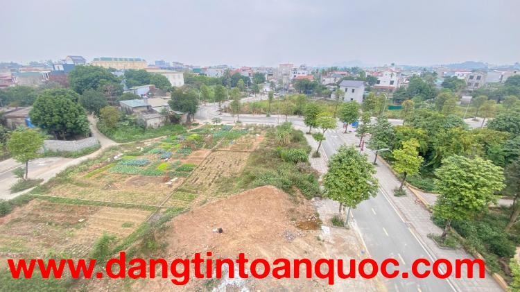 Bán gấp lô 86m2 sẵn sổ đỏ 2 mặt tiền giá đầu tư, đất đô thị trung tâm TT Lương Sơn (BP sang sổ)