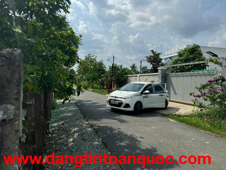 Chính Chủ Bán Nhà Vườn 300m2 Mặt Tiền Đường Lê Minh Xuân, xã Nhơn Thạnh Trung, TP. Tân An, Long an