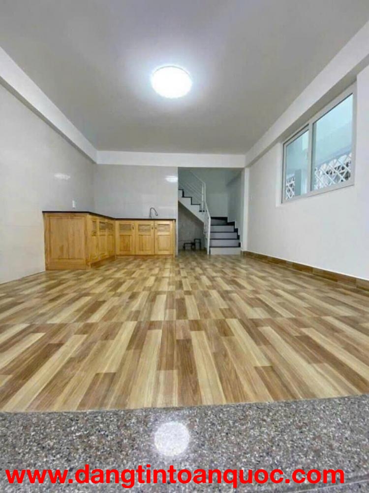 Cho thuê nhà 4 phòng đường Ngô Thì Nhậm phường 4 Đà Lạt giá 7 triệu