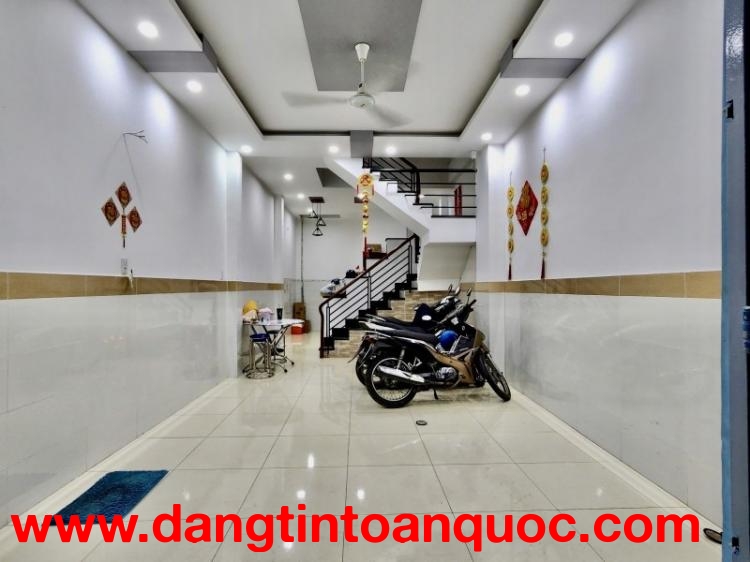 Nhà Tân Phú Giáp Tân Bình, Ngay nhà ga T3, 44m2 3PN, gần AEON, Chợ, giá nhỉnh 5 tỷ