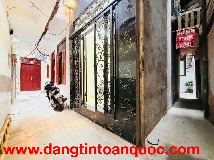 TRUNG TÂM HAI BÀ TRƯNG - LÔ GÓC 3 THOÁNG - NHÀ MỚI ĐÓN TẾT.