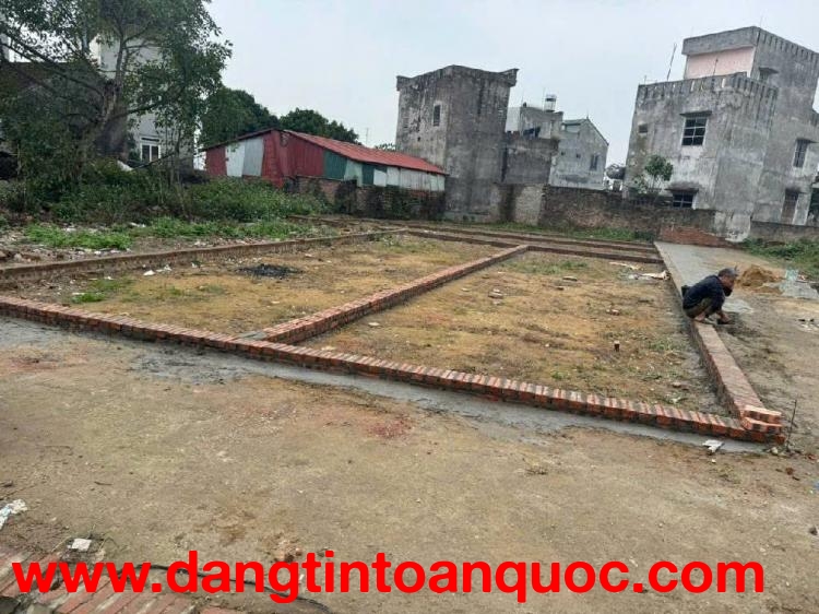 Bán gấp 63m đất tổ 9, Quang Minh, Mê Linh. Giá chỉ 2,7 tỷ. Đất vuông vắn, nở hậu, oto đỗ