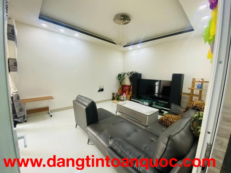 Bán nhà SRXD đường Thi Sách Phường 6 Đà Lạt giá 4 tỷ trung tâm đà lạt