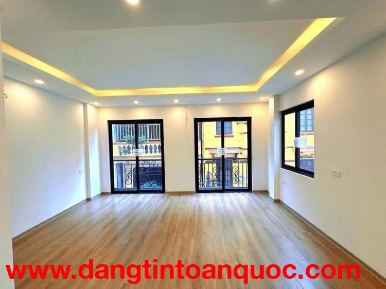 MẶT NGÕ KINH DOANH - VIEW HỒ - LÔ GÓC 3 MẶT NGÕ - GARA Ô TÔ - THANG MÁY-- ĐẲNG CẤP-Hoàng Quốc Việt 5