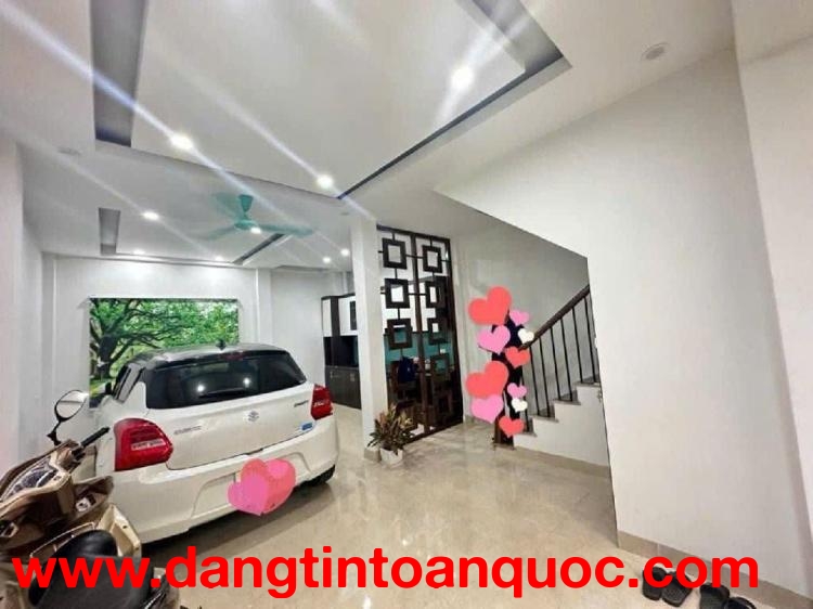 xuân la 35m x5 tầng 11,5 tỷ ô tô vào nhà,lô góc,gần phố