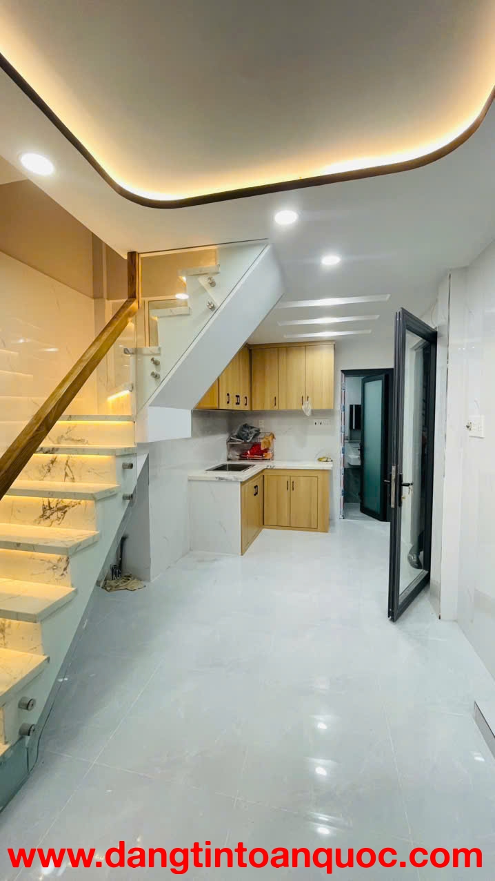 CMT8 - Quận 10 - Nhà mới ở ngay - 2 tầng - Kế hẻm ô tô - 3.1 tỷ