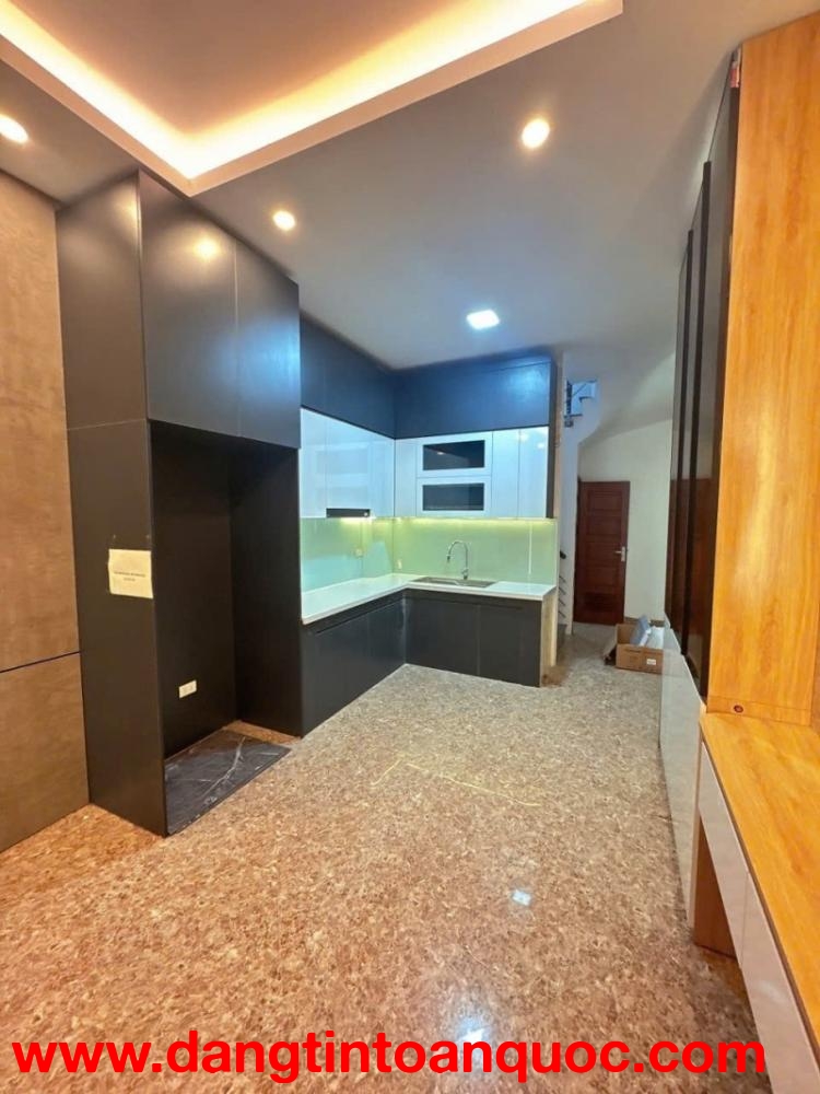 HÀNG HIẾM NGỌC THỤY – Ô TÔ ĐỖ CỬA – NHÀ MỚI 5 TẦNG – VỀ Ở NGAY – 9.2 TỶ