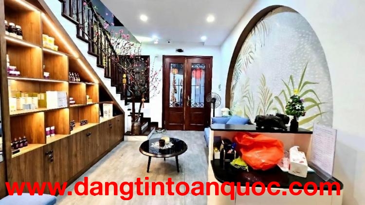 kim mã 67m x6 tầng thang máy 17,8 tỷ ngõ thông,kinh doanh,full nội thất,gần phố