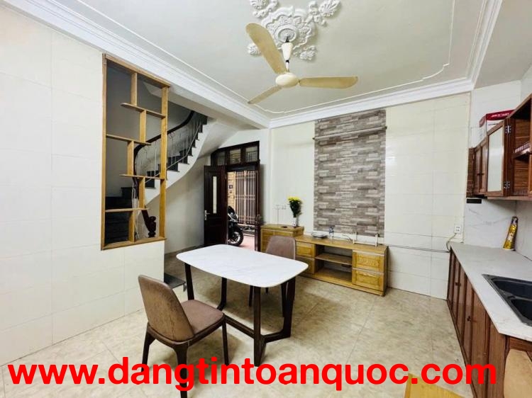 Giá hiếm, oto đỗ cổng, vị trí đẹp