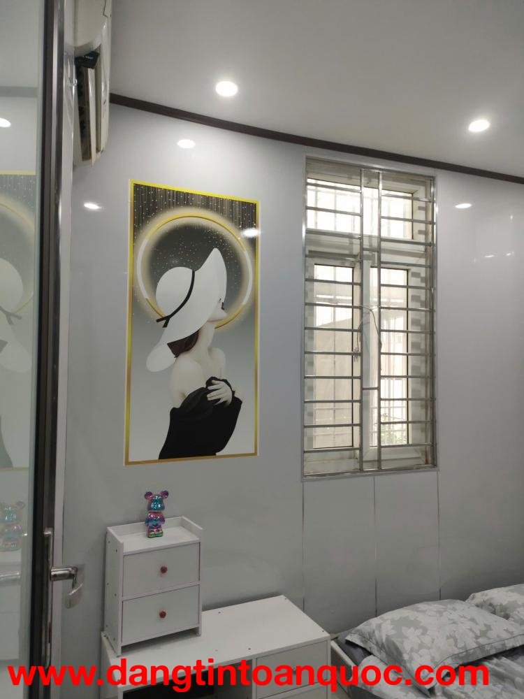 Bán gấp giá rẻ căn hộ khép kín Văn Hương 55m, tầng 6, mặt tiền 5.5m, 2.43 tỷ Đống Đa.