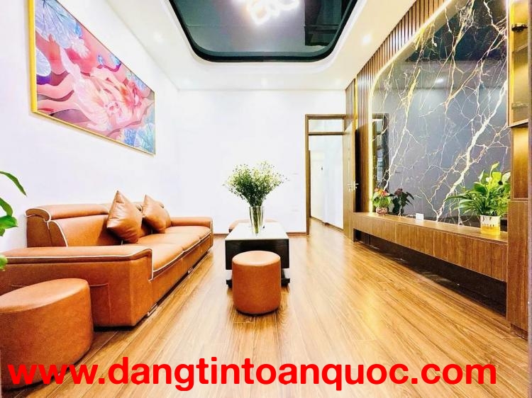 Nhà hiếm  Xuân Đỉnh –gần trường cấp 1,2,3 Xuân Đỉnh –gần phố 42M 5tầng 9.7 TỶ