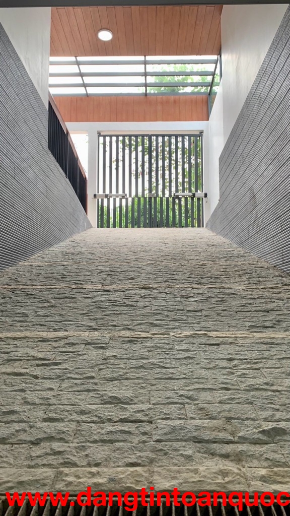 Bán nhà 4 tầng Phân Lô 5x20 gần chợ, bến xe Miền Tây, Hoàn công đủ - 0931172218