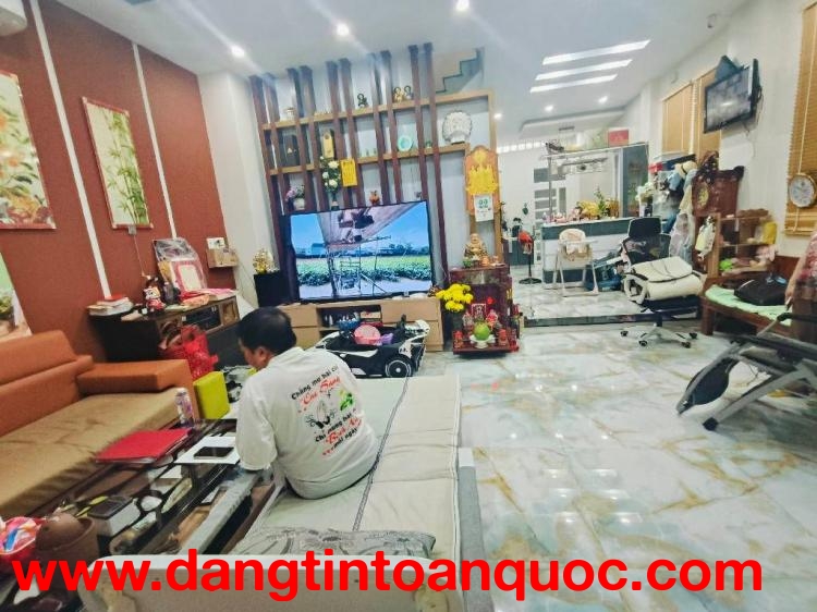 Nhà mặt tiền xe hơi 4 tầng gần chợ Phú Lợi 2 ngang 9m Hoàn công đủ- 0931172218