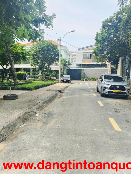 Bán nhà 4 tầng mặt tiền Bông Sao, đối diện công viên, ngang 4m5, tặng full nội thất 2 tỷ, Q8 - 09311