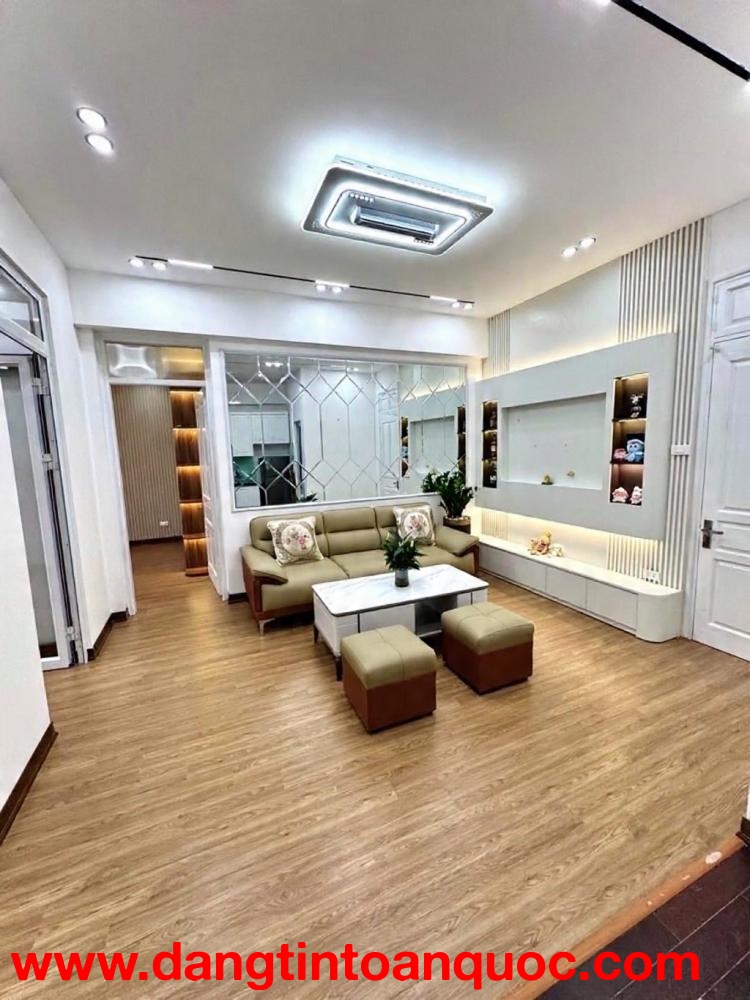 bán căn hộ mặt phố vũ phạm hàm DT 57m giá 5,75 tỷ lô góc