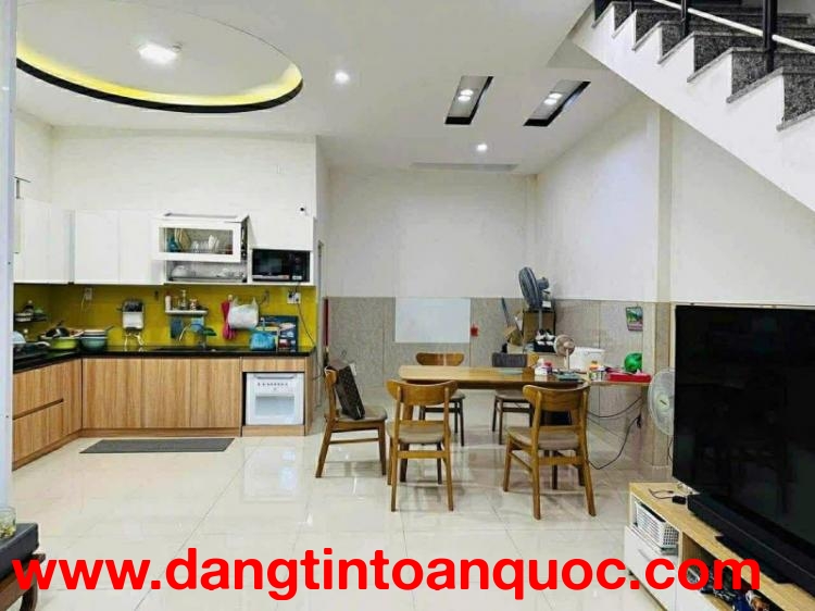 ► Nhà ngay Chợ Hòa Cường, 15m ra Mặt Tiền, 64m2, 2 tầng, nhỉnh 5 tỷ