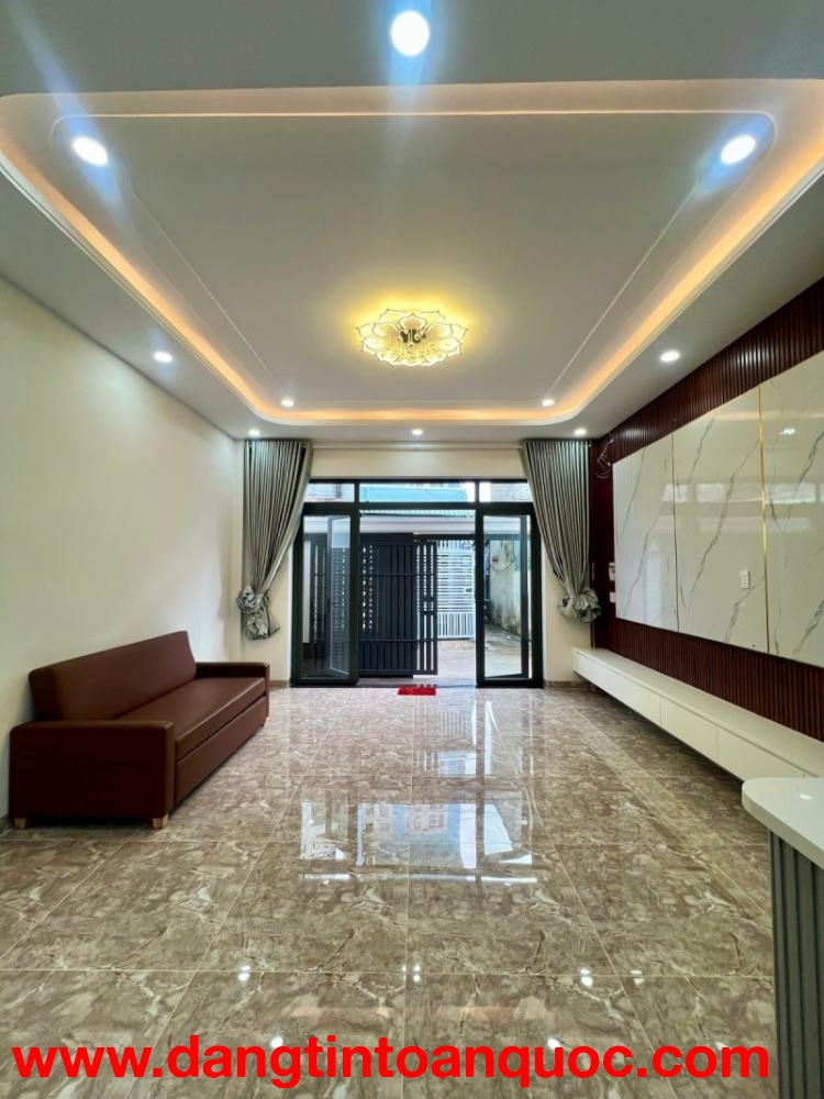 Bán nhà đườg 160 , Tăng Nhơn Phú A, Q9, Thủ Đức, TP HCM. DT 76m2, 3 tầng. Giá 6.7 tỷ, SHR - 09331258