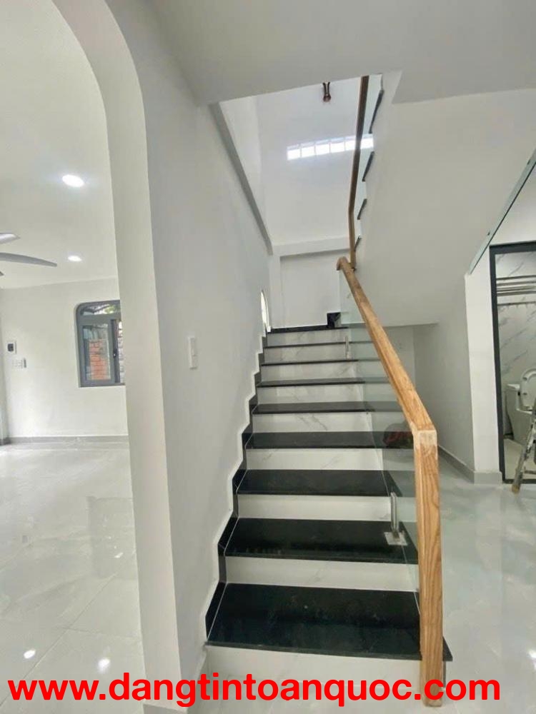 NHÀ MỚI ĐÓN TẾT Nguyễn thiên Thuật Q. Bình Thạnh