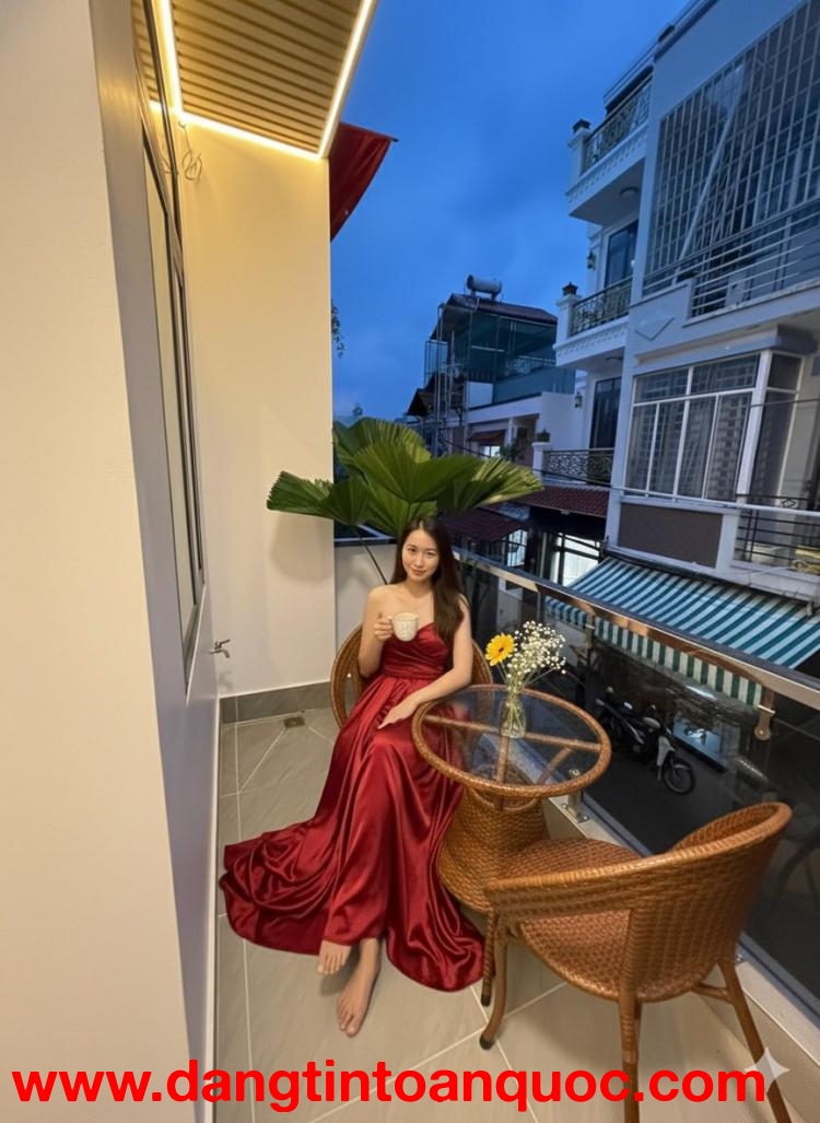 NHÀ HẺM 1886 HUỲNH TẤN PHÁT, NHÀ BÈ – XE HƠI NGỦ TRONG NHÀ