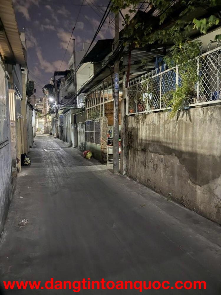 Bán nhà HXH 5m, lô góc Trịnh Đình Trọng - thông ra Lạc Long Quân,4,2x28m 2 tầng, 7,4 tỷ.