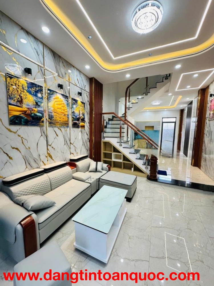 Bán nhà đường Lã Xuân Oai,  Long Trường, Q9, Thủ Đức, TP HCM. DT 56m2, 4 tầng. Giá 6,7 tỷ.